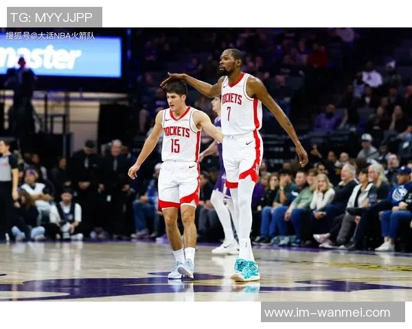 火箭季前赛加速进攻与底角三分初见成效乌度卡对防守表现仍感不满